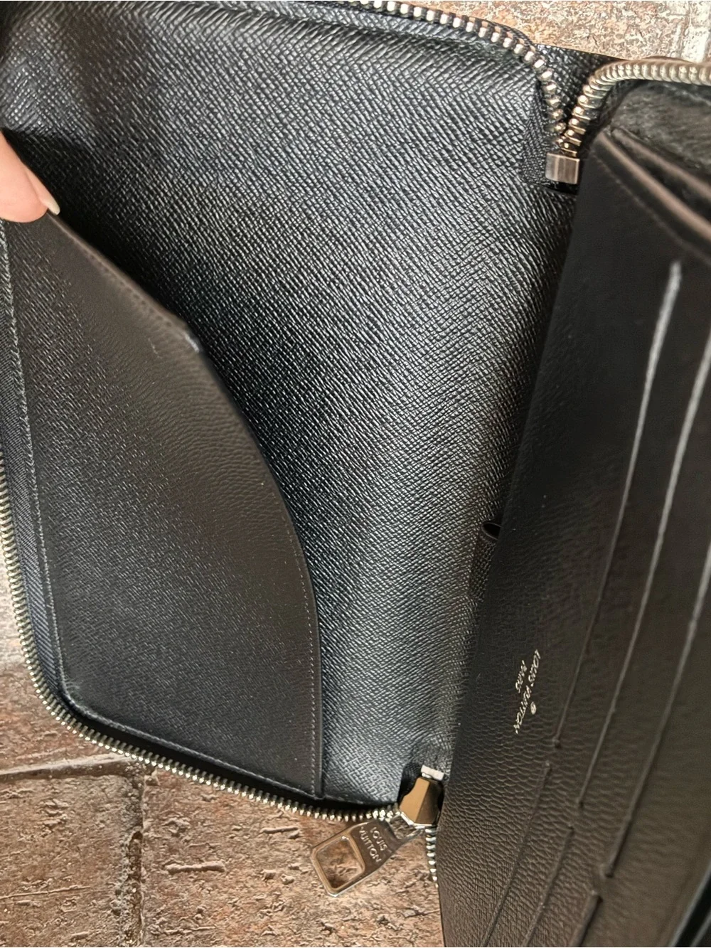 🏴‍☠️ Louis Vuitton Graphite Zippy Large Wallet Organizer or Clutch  EUC